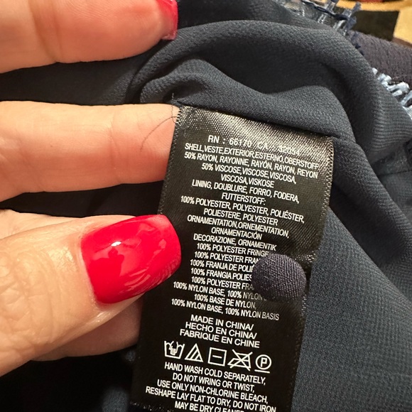 Maeve -Anthropologie gorgeous navy blue dress in size 0. Beautiful detailing - Picture 3 of 16